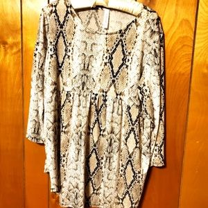 Honeyme babydoll snake print top size Large